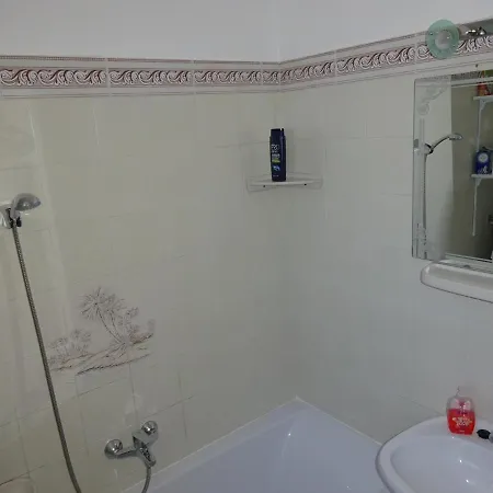 Deluxe Guest house *